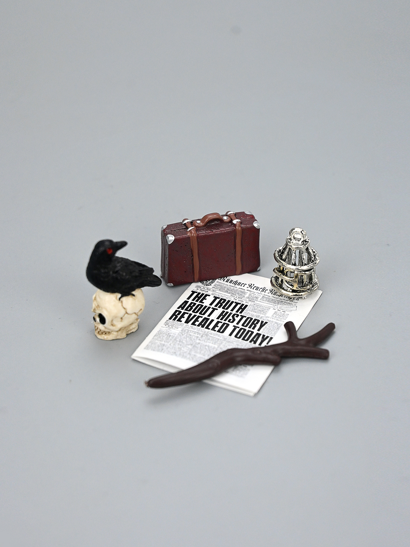 Art Craft House - Miniature Academy Luggage Scene Decorations, Easter